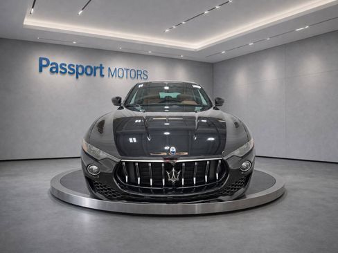 Used 2023 Maserati Levante GT AWD/4WD image 2