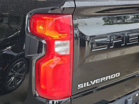 Certified 2025 Chevrolet Silverado 1500 LTZ w/ LTZ Premium Package AWD/4WD image 40