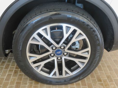 Used 2020 Ford Escape SEL image 8