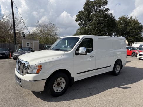 Used 2012 Nissan NV 2500 SV w/ Technology Pkg image 6