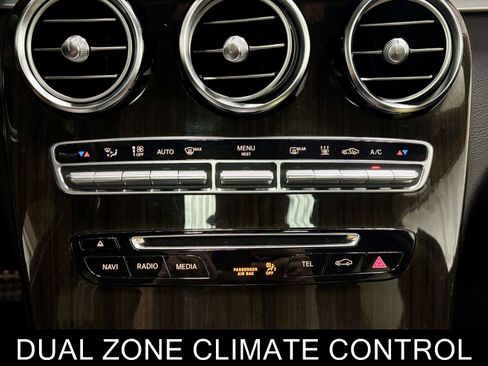 Used 2019 Mercedes-Benz GLC 350e 4MATIC image 30