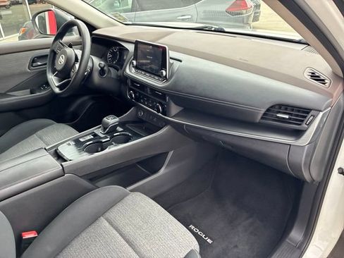 Used 2021 Nissan Rogue S FWD image 12