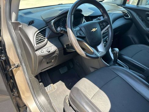 Used 2020 Chevrolet Trax LT w/ Driver Confidence Package FWD image 20