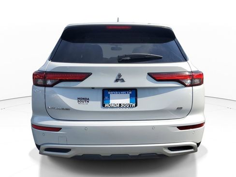 Used 2024 Mitsubishi Outlander FWD image 5