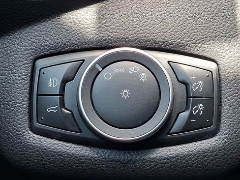Used 2017 Ford Escape SE FWD image 19
