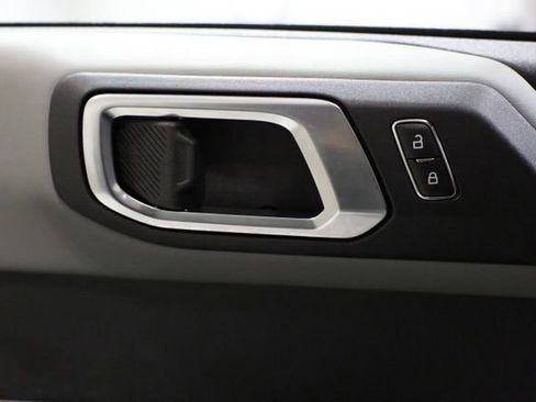 Used 2023 Ford Bronco Badlands w/ Sasquatch Package image 12