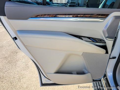 Used 2025 Cadillac Escalade Sport Platinum AWD/4WD image 23