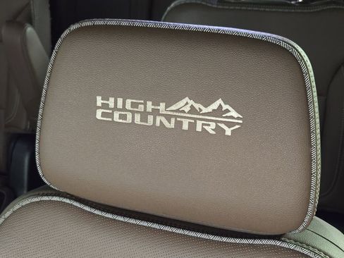 Used 2024 Chevrolet Suburban High Country AWD/4WD image 26