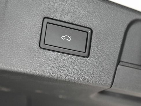 Used 2025 Volkswagen Atlas SEL Premium R-Line AWD/4WD image 47