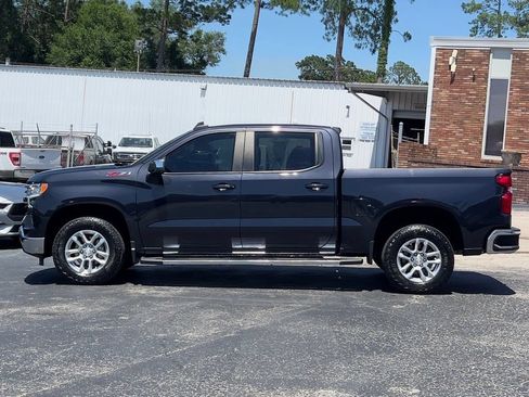 Used 2023 Chevrolet Silverado 1500 LT w/ Z71 Off-Road Package AWD/4WD image 2
