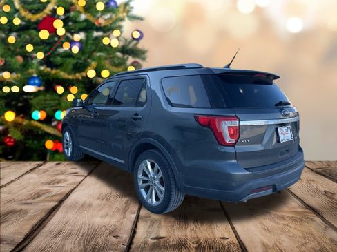 Used 2019 Ford Explorer XLT w/ Equipment Group 202A image 5