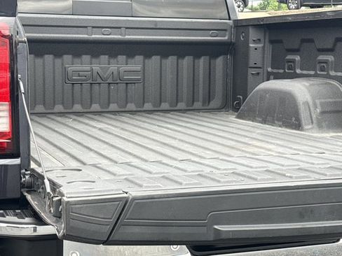 Used 2025 GMC Sierra 1500 SLT w/ SLT Premium Plus Package AWD/4WD image 11