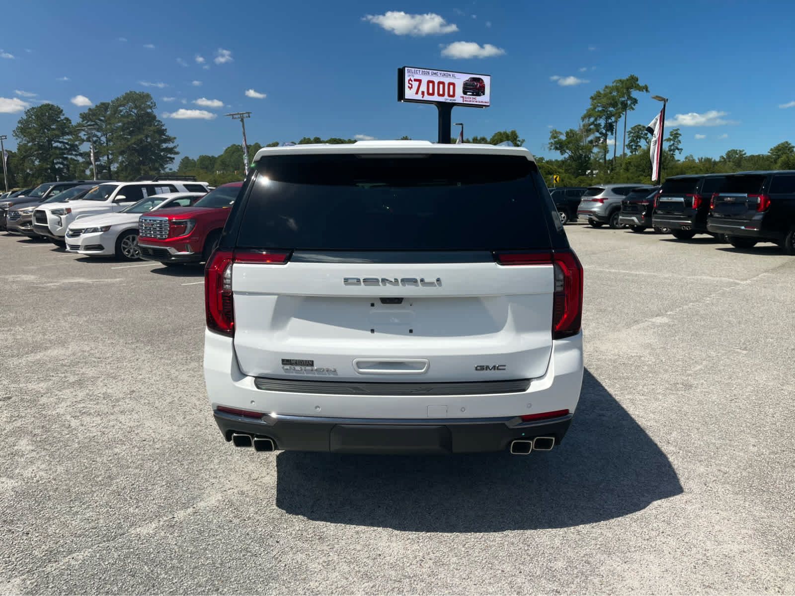 Used 2026 GMC Yukon XL Denali Ultimate AWD/4WD image 6