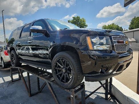 Used 2012 Chevrolet Suburban LTZ AWD/4WD image 5