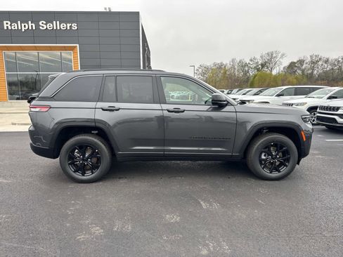 New 2026 Jeep Grand Cherokee Altitude RWD image 6