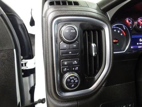 Used 2021 Chevrolet Silverado 2500 LT w/ Convenience Package AWD/4WD image 24