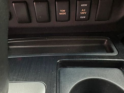 Used 2013 Nissan Titan SV w/ SV Value Truck Pkg RWD image 20