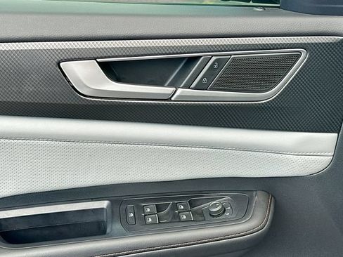 Used 2025 Volkswagen Atlas Peak Edition SE AWD/4WD image 18