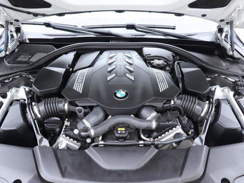 Used 2020 BMW 750i xDrive image 38