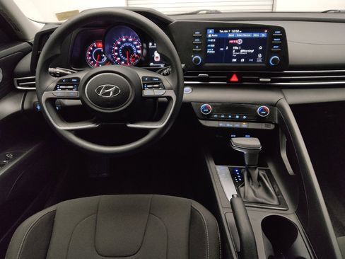 Used 2022 Hyundai Elantra SEL image 22