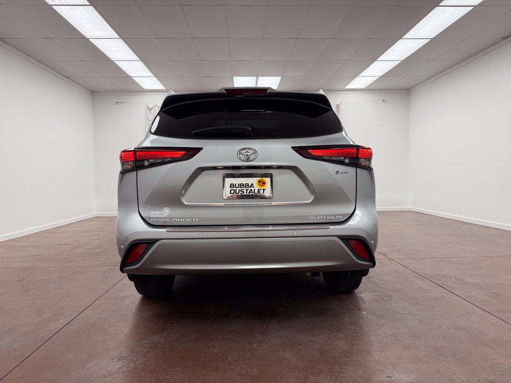 Used 2025 Toyota Highlander Platinum AWD/4WD image 4