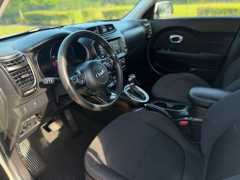 Used 2019 Kia Soul w/ Convenience Package FWD image 9