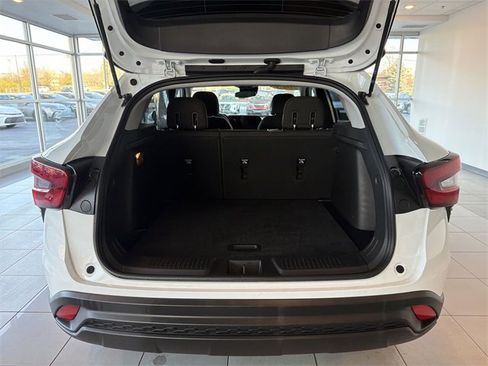 Certified 2025 Chevrolet Trax LS image 15