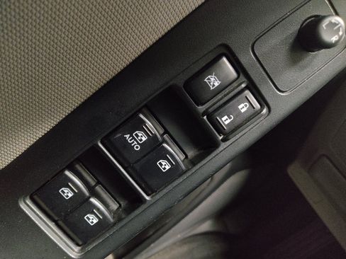 Used 2014 Subaru Forester 2.5i image 27