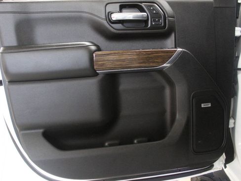 Used 2020 Chevrolet Silverado 2500 High Country w/ Technology Package image 17