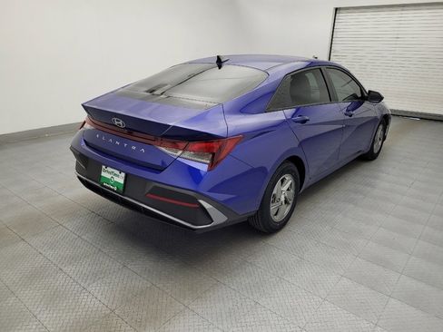 Used 2024 Hyundai Elantra SE image 9