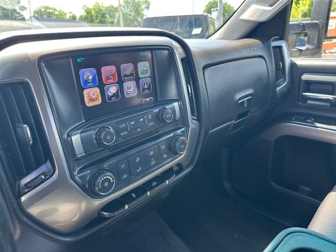 Used 2018 Chevrolet Silverado 2500 LT AWD/4WD image 27