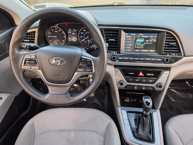 Used 2017 Hyundai Elantra SE FWD image 12
