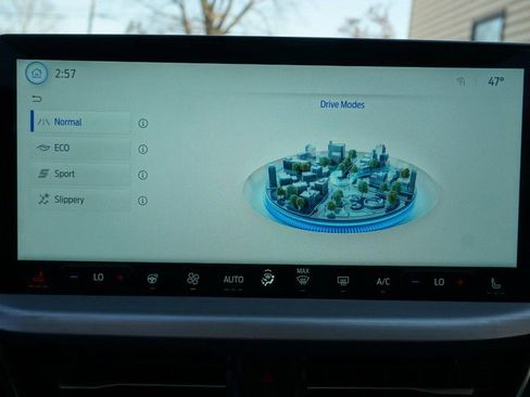 Used 2025 Ford Escape Platinum image 31