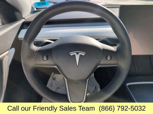 Used 2022 Tesla Model Y Performance image 15