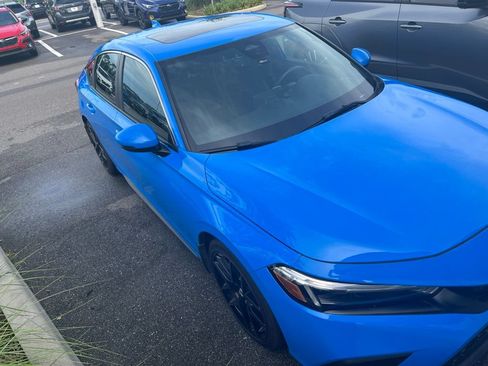 Used 2024 Honda Civic Sport Touring image 3