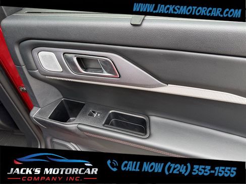 Used 2025 Ford Explorer ST AWD/4WD image 17