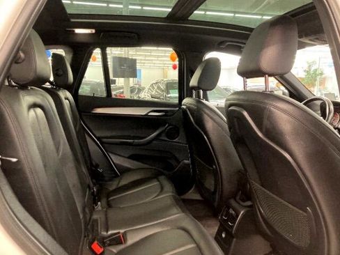 Used 2018 BMW X1 xDrive28i image 9