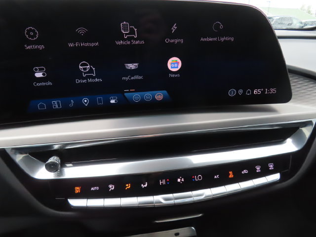 Used 2024 Cadillac Lyriq Luxury AWD/4WD image 31