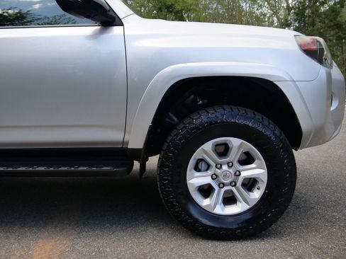 Used 2020 Toyota 4Runner SR5 Premium AWD/4WD image 38