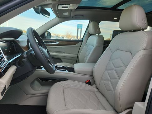 New 2026 Volkswagen Atlas SE image 13