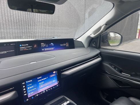 Used 2025 Lincoln Navigator L Reserve AWD/4WD image 25