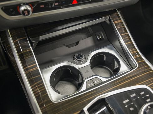 Used 2023 BMW X7 xDrive40i w/ Executive Package image 23