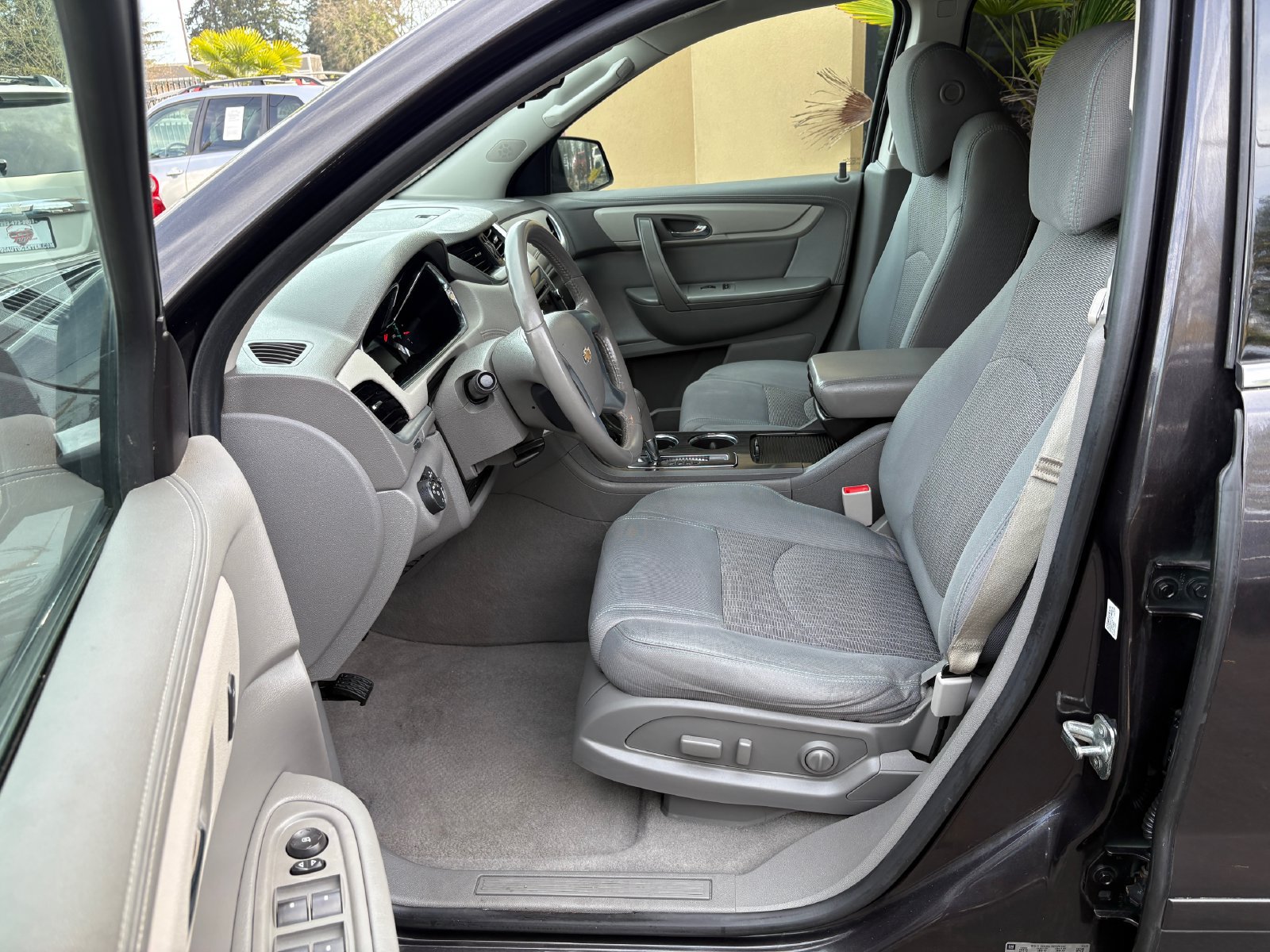 Used 2017 Chevrolet Traverse LT FWD image 10