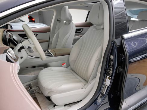 Used 2023 Mercedes-Benz EQS 450+ 4MATIC Sedan image 32