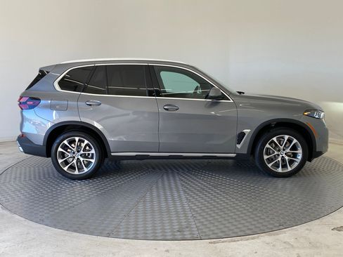 New 2026 BMW X5 xDrive40i w/ Premium Package image 7