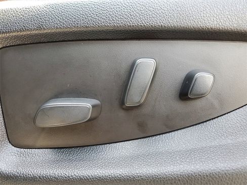 Used 2019 Chevrolet Suburban Premier w/ Premier Plus Edition image 23