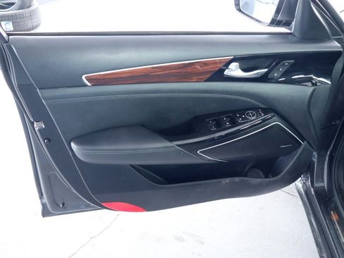 Used 2017 Kia Cadenza Technology FWD image 12