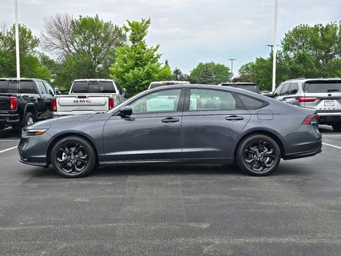 Used 2025 Honda Accord SE image 11