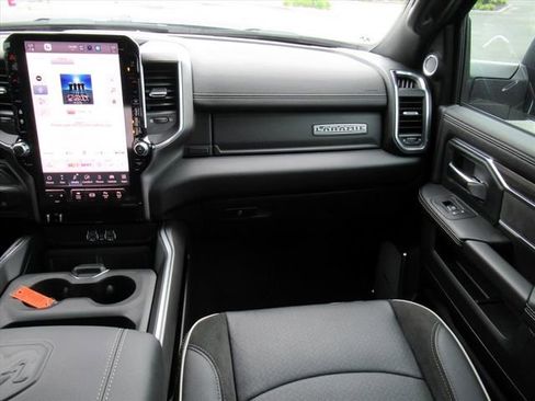 New 2026 RAM 2500 Laramie AWD/4WD image 17