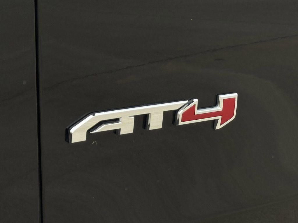 Used 2026 GMC Yukon AT4 Ultimate AWD/4WD image 10